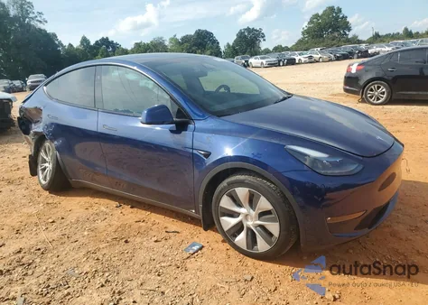 2023 Tesla Model Y z USA, uszkodzony, nr VIN 7SAYGAEE7PF968247